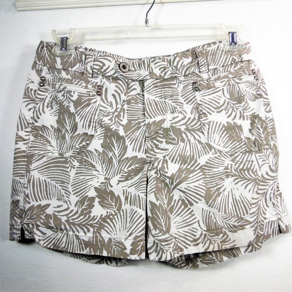 Bandolinoblu Fern Pattern Shorts